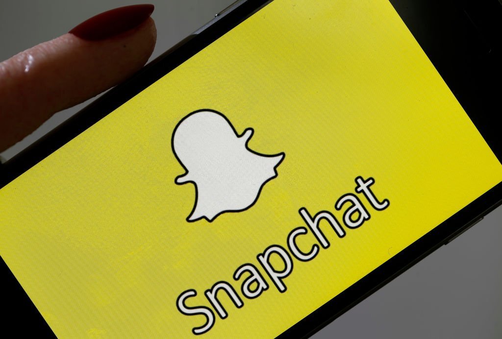 How to pin someone on snapchat android