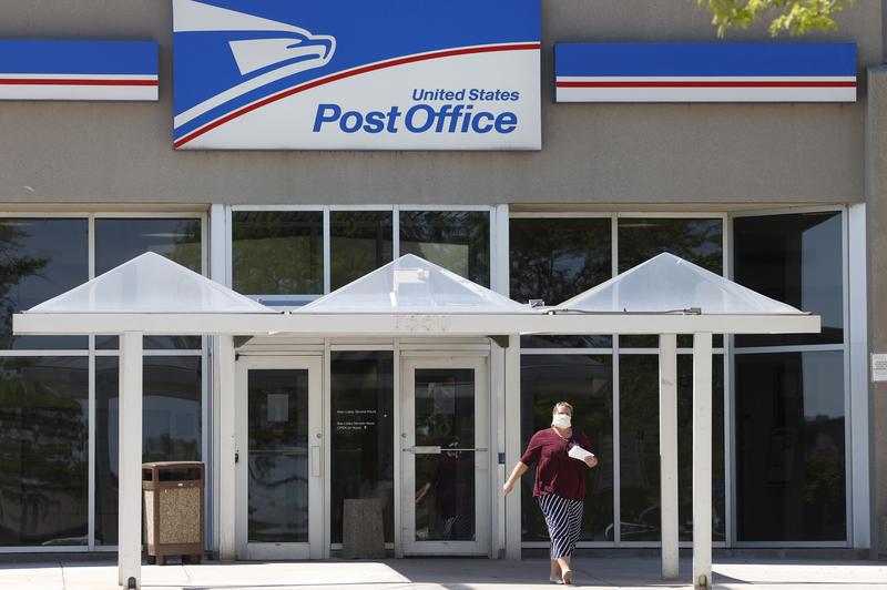 Is it Worthwhile to Pick up Your Packages at the USPS Office?