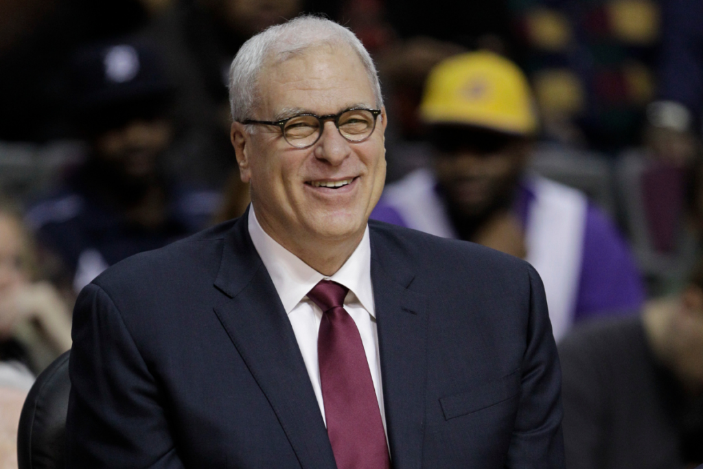 What number of rings does Phil Jackson own?