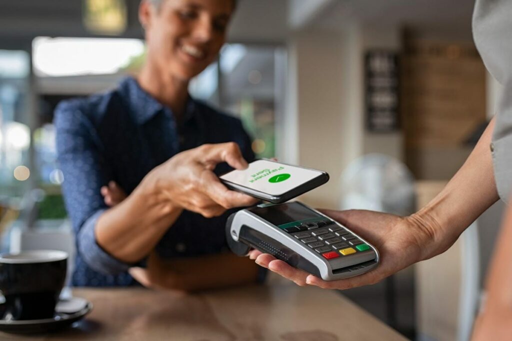 How Do Payments Through a Mobile Wallet Work?