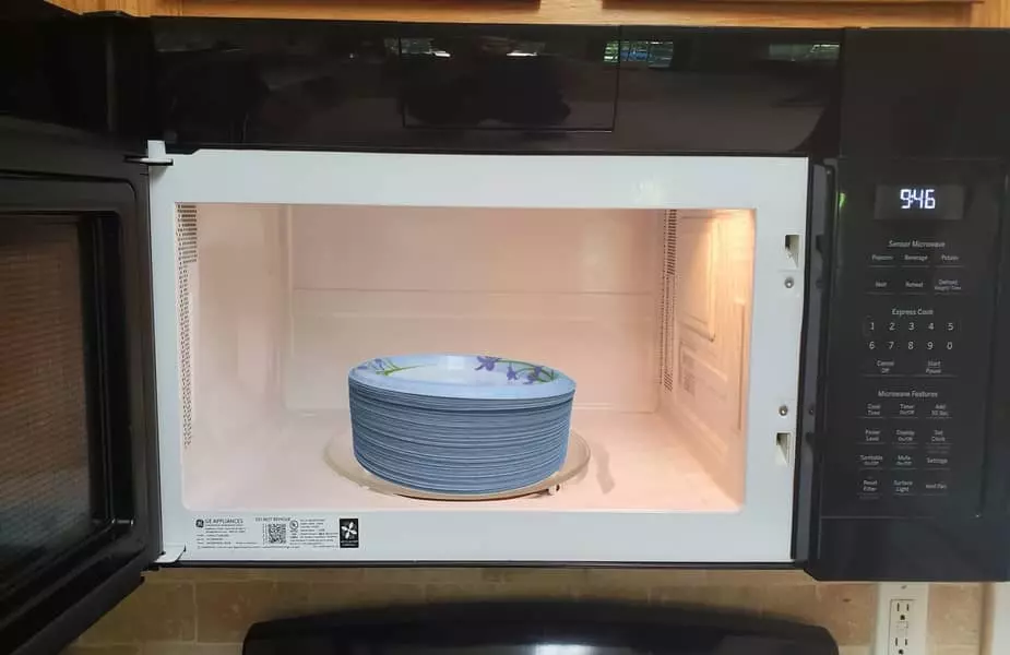 How Can You Tell if a Paper Plate is Microwave Safe?