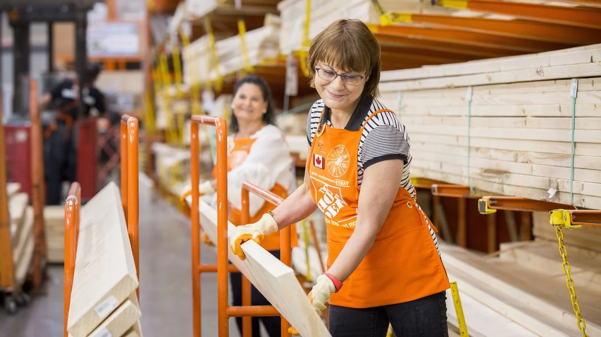 Does Home Depot pay during training?