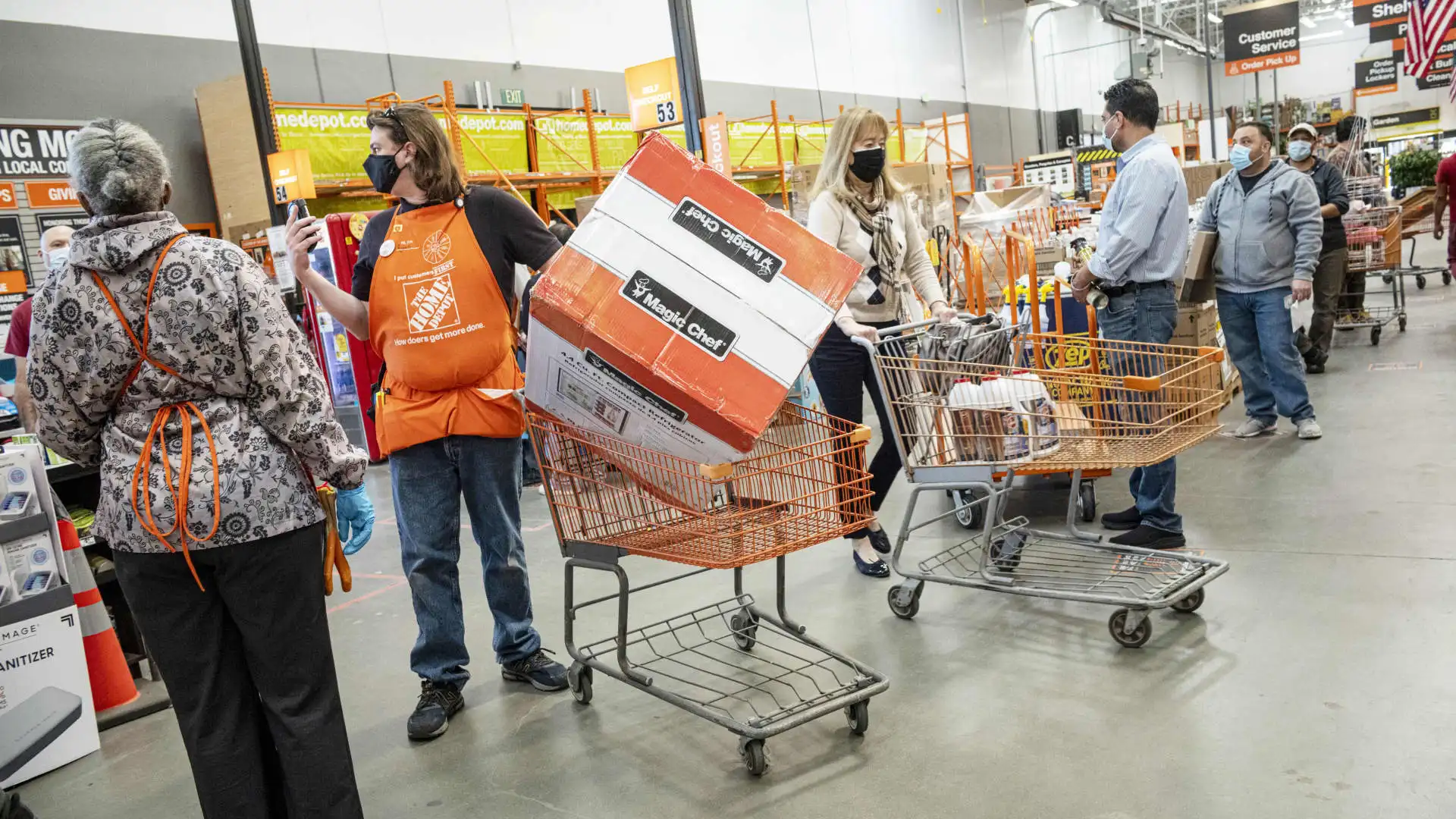 Does Home Depot Give a Discount on Cards?