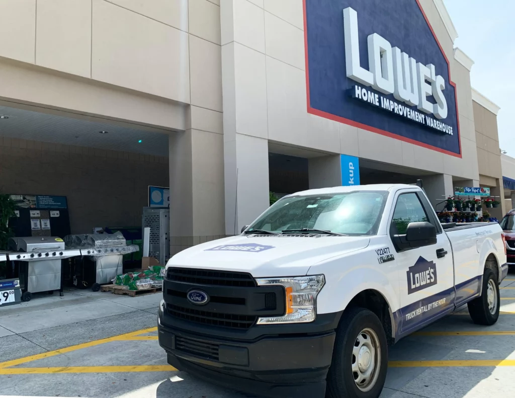 Do I Need a Credit Card to Rent a Truck From Lowes?