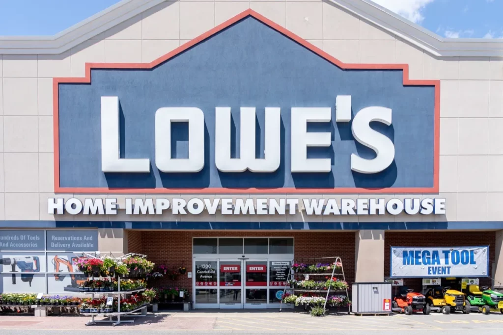 Why do People Like Lowes?