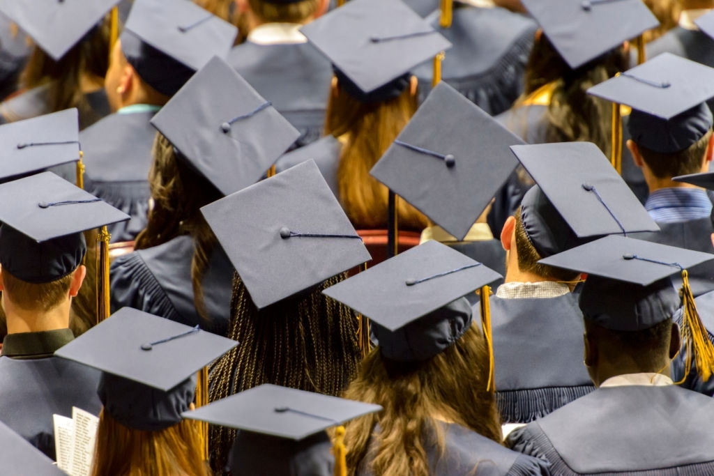 10 Notable Differences Between College and University