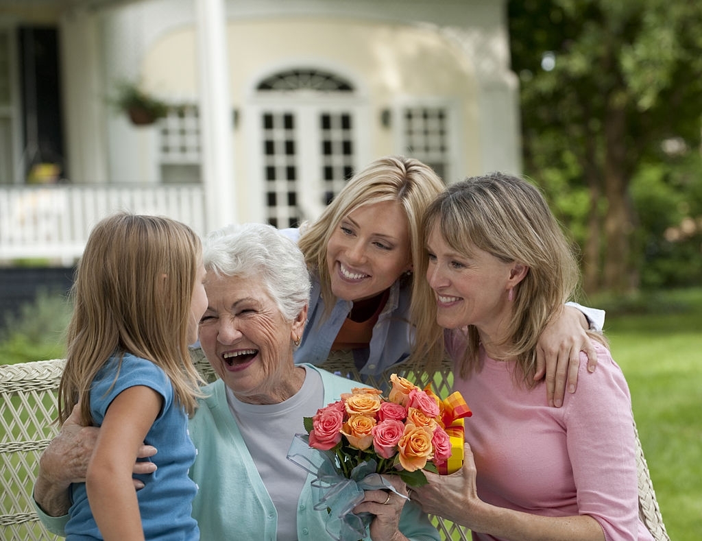 100 Amazing Mothers Birthday Messages to Make Mom Smile