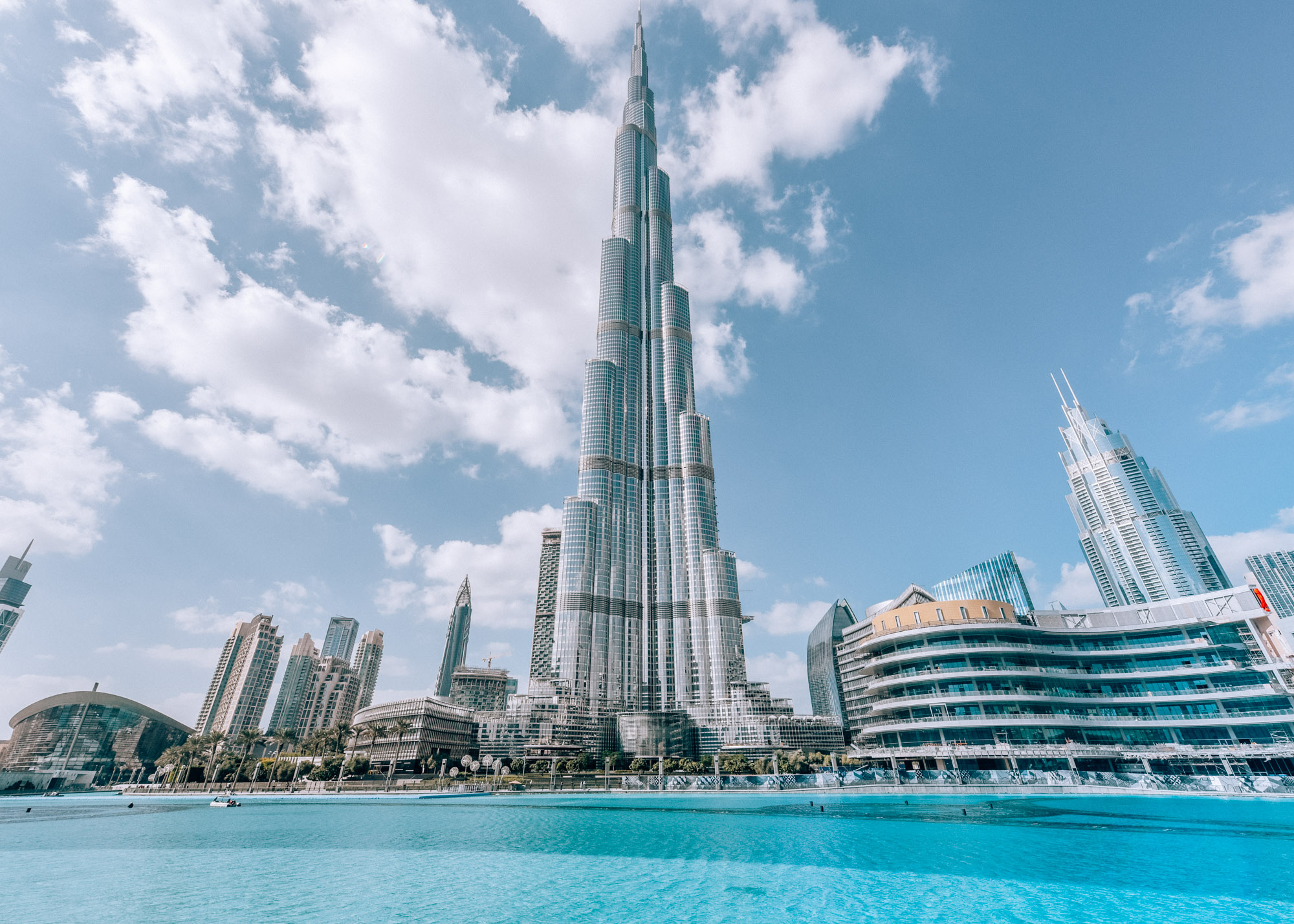 Бурдж халифа объединенные. Башня Бурдж Халифа. Дубай Burj khalifa. Бурдж-Халифа (828 м). Дубай, ОАЭ. Небоскрёб Бурдж-Хали́фа (Дубай).