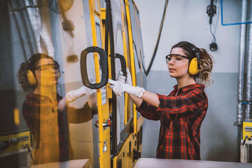 Top 20 Amazing Trade Jobs for Women 2021
