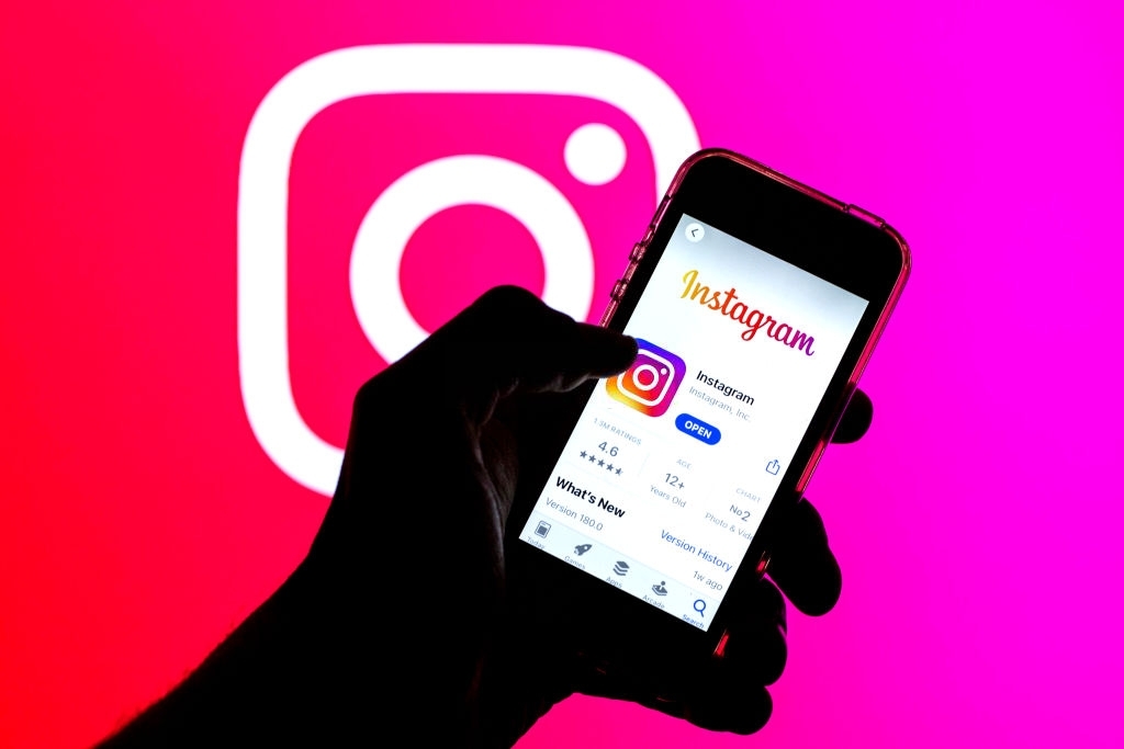 How to Delete Instagram Messages from a Single Person by Using the Block Option
