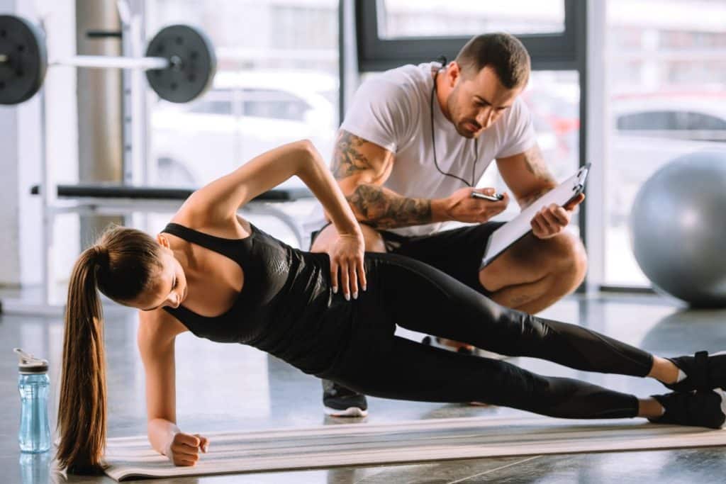 FITNESS TRAINER
