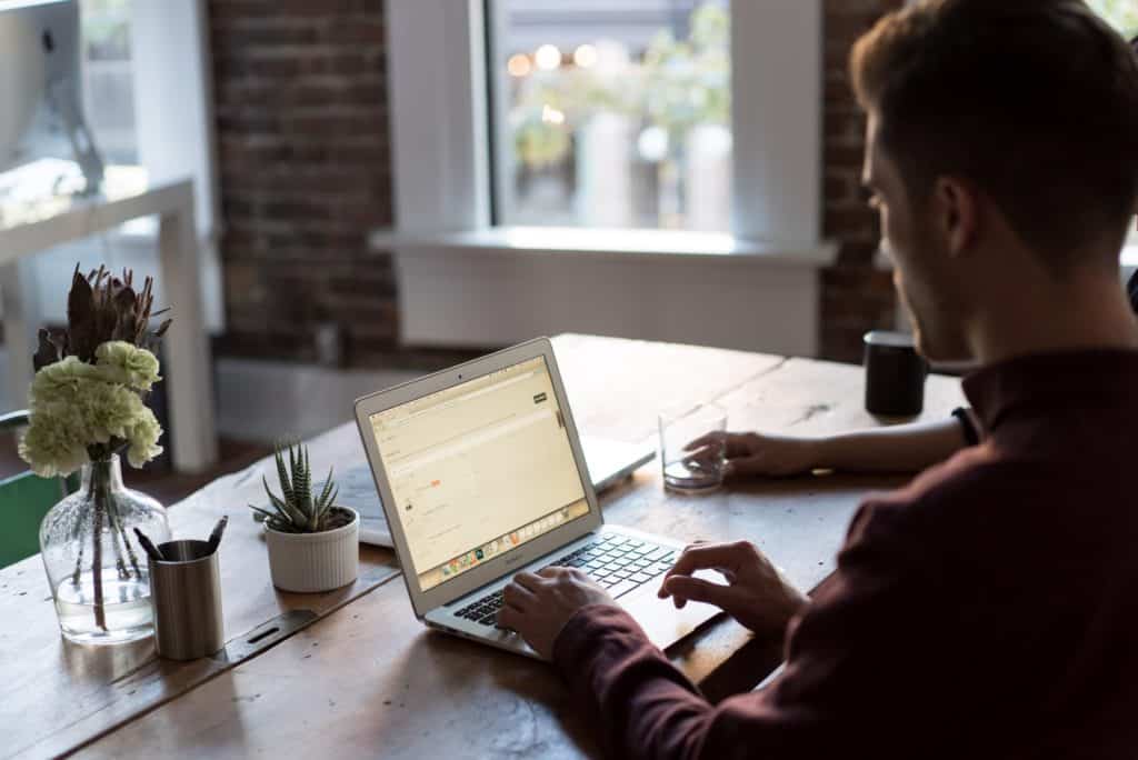 GRAPHIC DESIGNER-Part-Time Jobs for Students