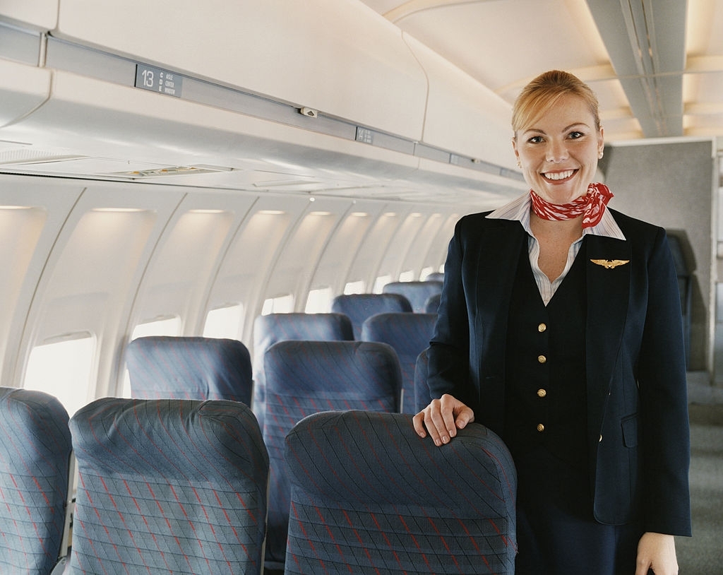 How much does a flight attendant earn