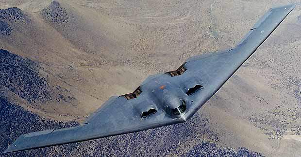 L'avion : le B-2 Spirit de fabrication américaine, un bombardier polyvalent à longue portée
