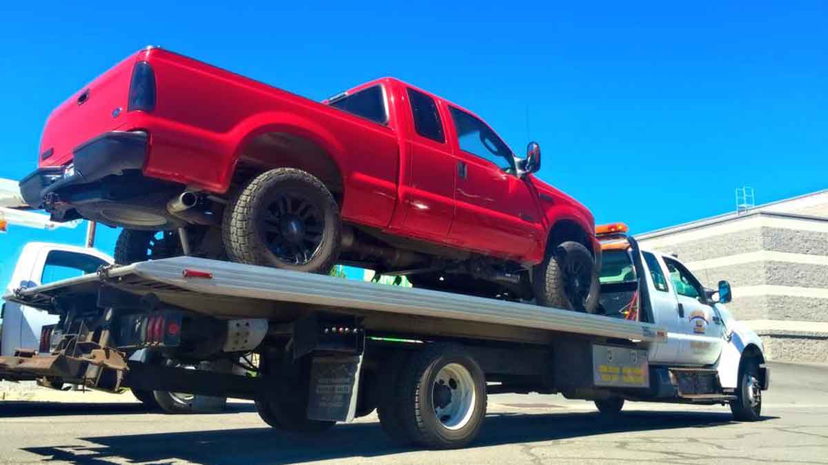 How Much Does a Tow Truck Cost ?