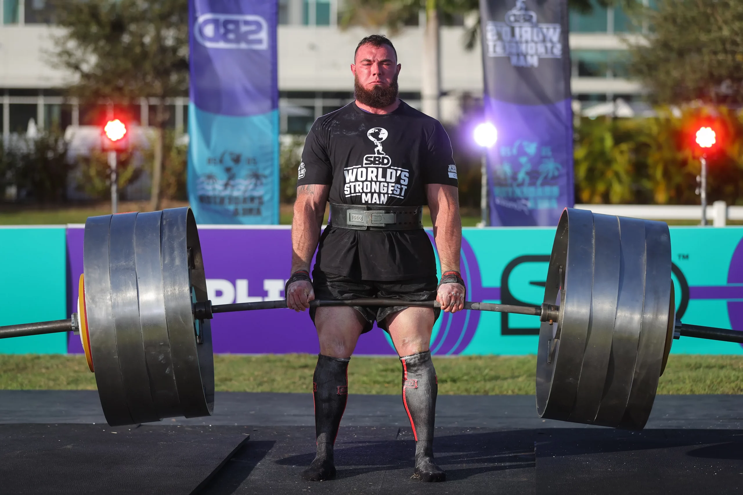 TOP 10 STRONGEST MEN In The World 2022 