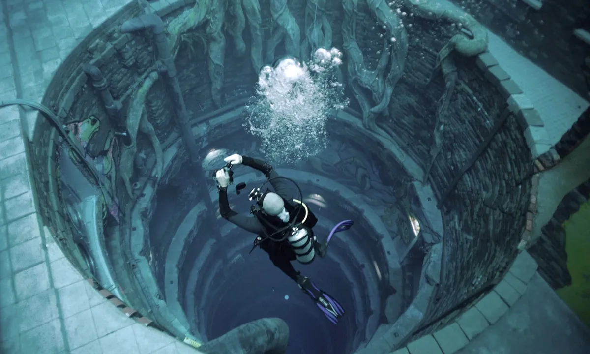 The Dubai Deep Dive Pool